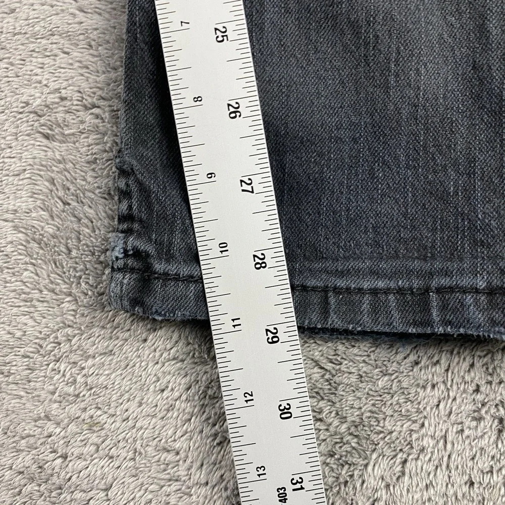 Levis me but